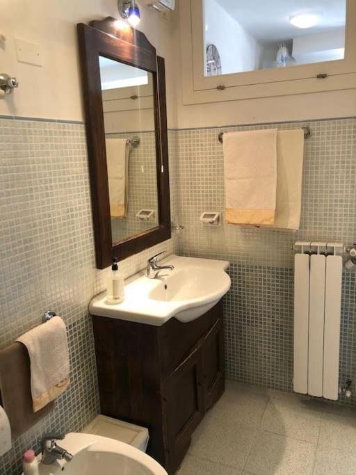 Il Glicine - Monolocale A Due Passi Dal Centro Villa Urbino Bagian luar foto